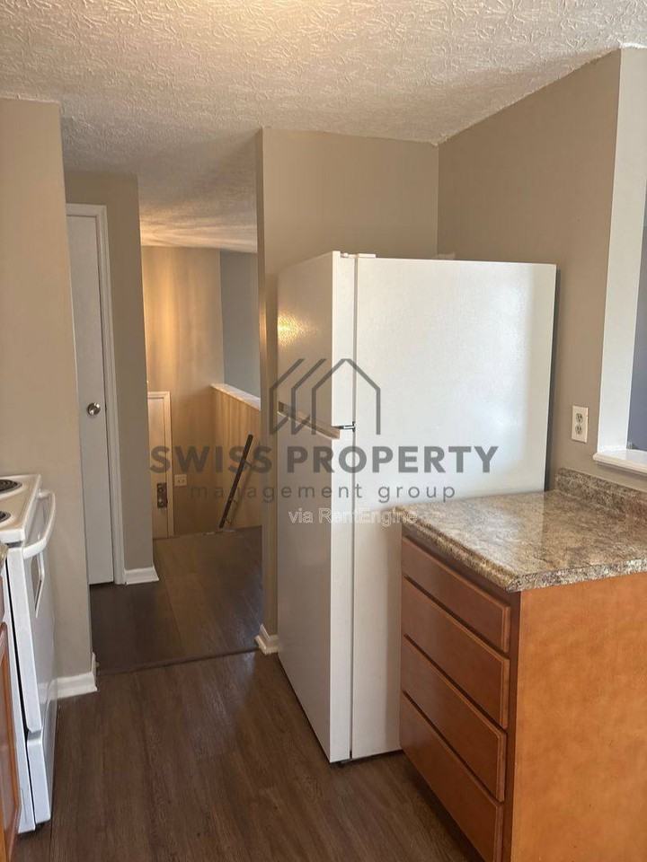 3770 Zephyr Pl - Photo 5 of 10