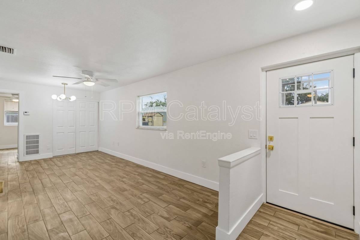 6905 1 2 N Duncan Ave #A - Photo 2 of 10