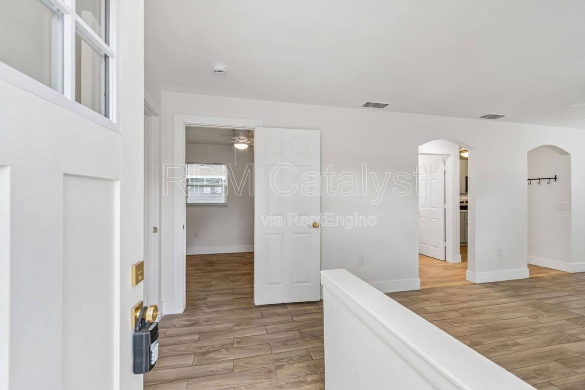 6905 1 2 N Duncan Ave #A - Photo 4 of 10