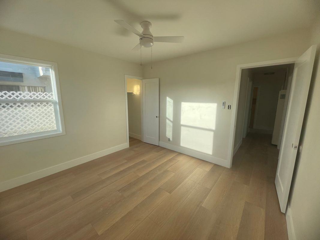 11734 Freeman Ave - Photo 5 of 10