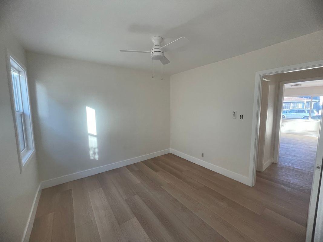 11734 Freeman Ave - Photo 7 of 10