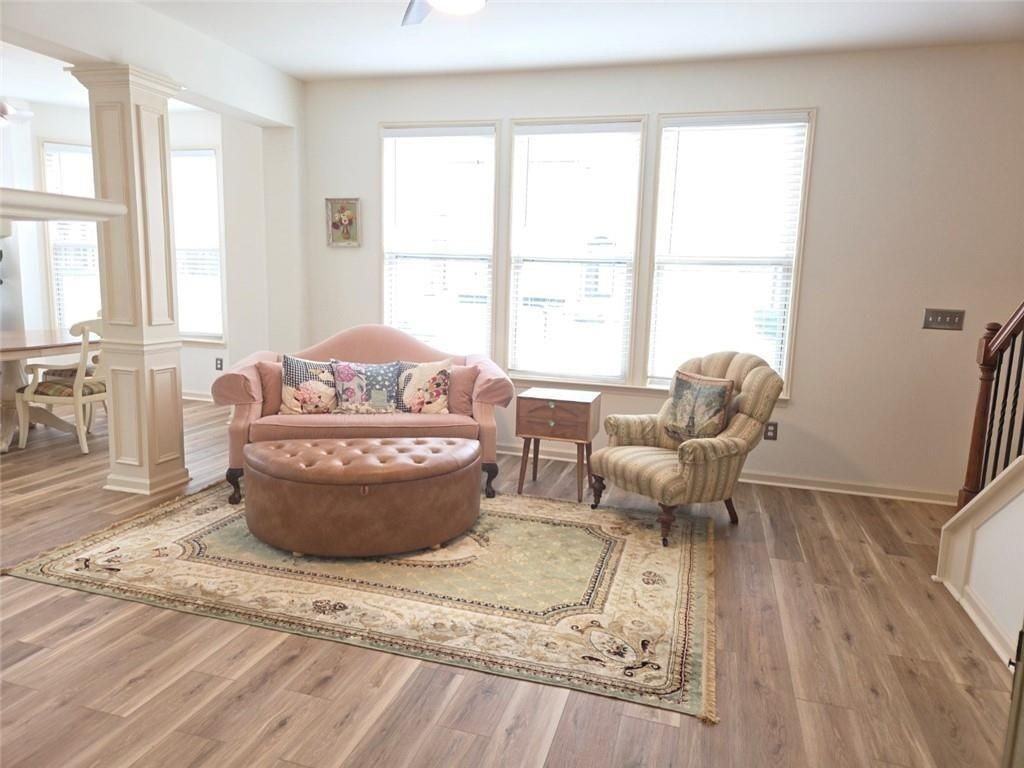 2281 Attewood Dr - Photo 5 of 34