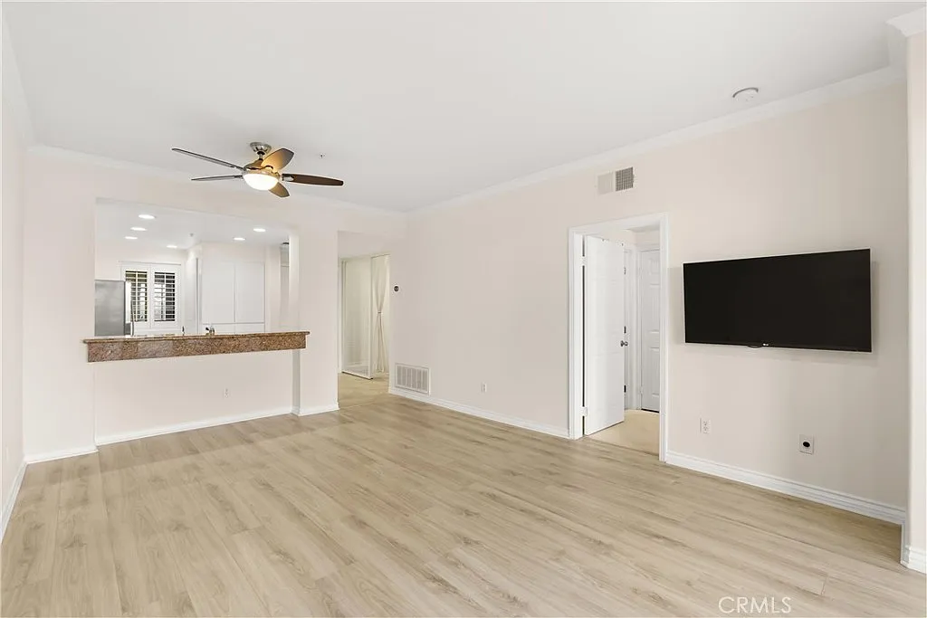 2243 Martin - Photo 3 of 3