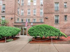 featured image of 1425 Thieriot Ave #2J