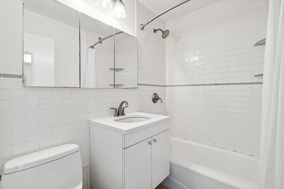 1601 3rd Ave #25J - Photo 4 of 7