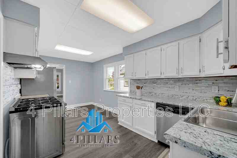 648 Stewart Ct - Photo 3 of 27