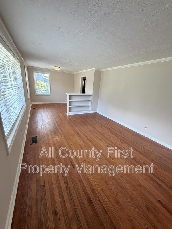 2101 Holly Hill Dr - Photo 3 of 18
