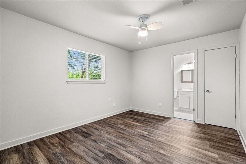 826 King Albert St - Photo 5 of 29