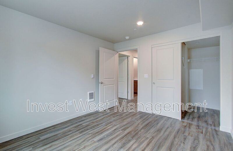 404 Neavenue #102 - Photo 4 of 26