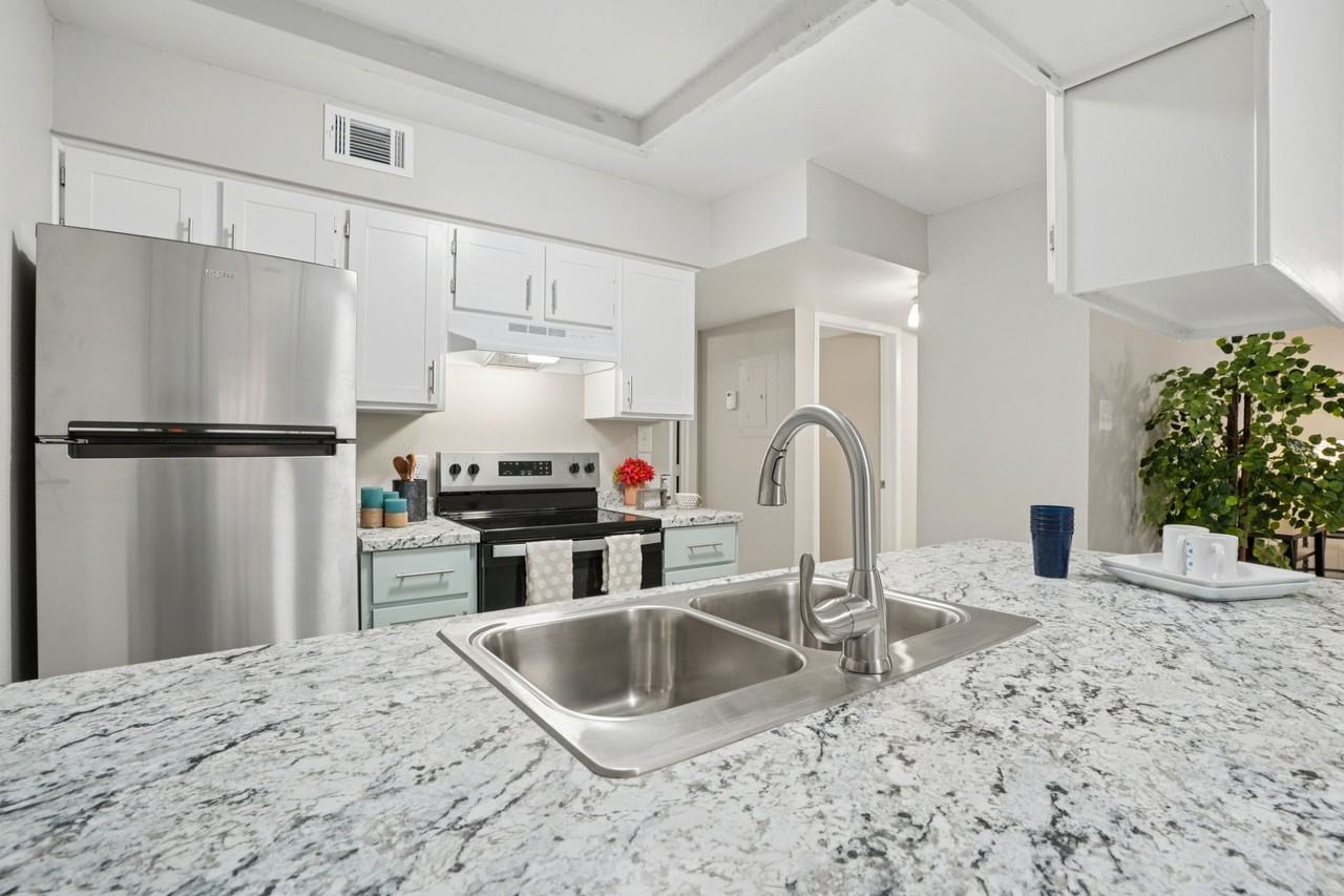 Shoal Pointe Apartments - Photo 7 of 24