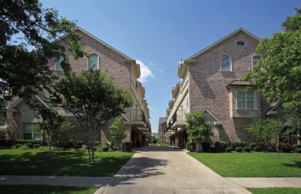 Druid Townhomes - Photo 3 of 18