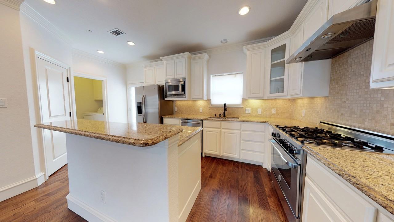 Druid Townhomes - Photo 7 of 18