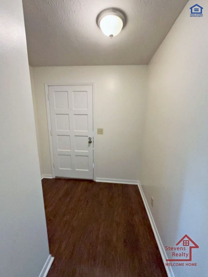 Creekwood Apartments - Photo 4 of 24