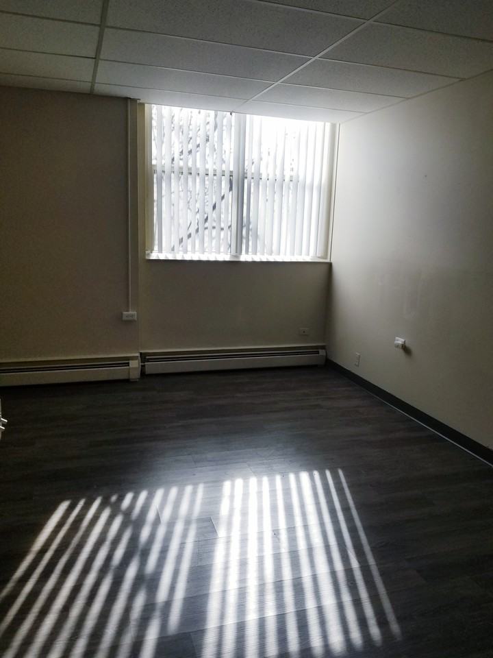 2202 N Downing St #2215 - Photo 4 of 5