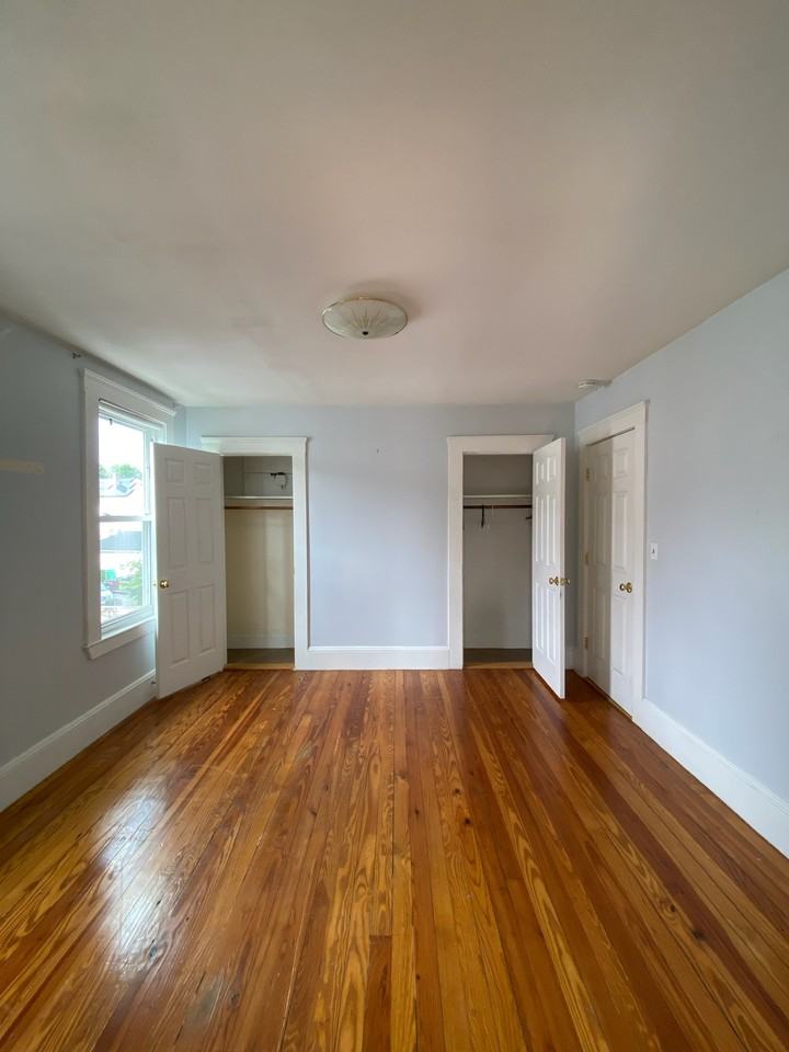 658 Metropolitan Ave #3 - Photo 4 of 16