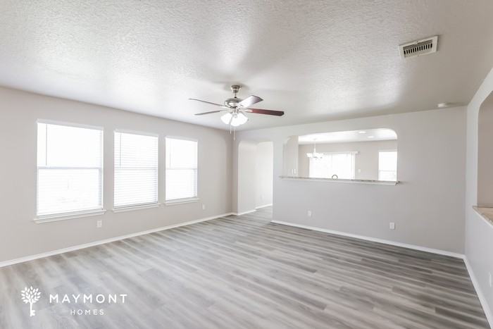 11233 Forest Pass Ct - Photo 5 of 15