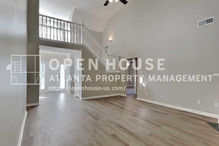7240 Coral Lake Dr - Photo 5 of 21