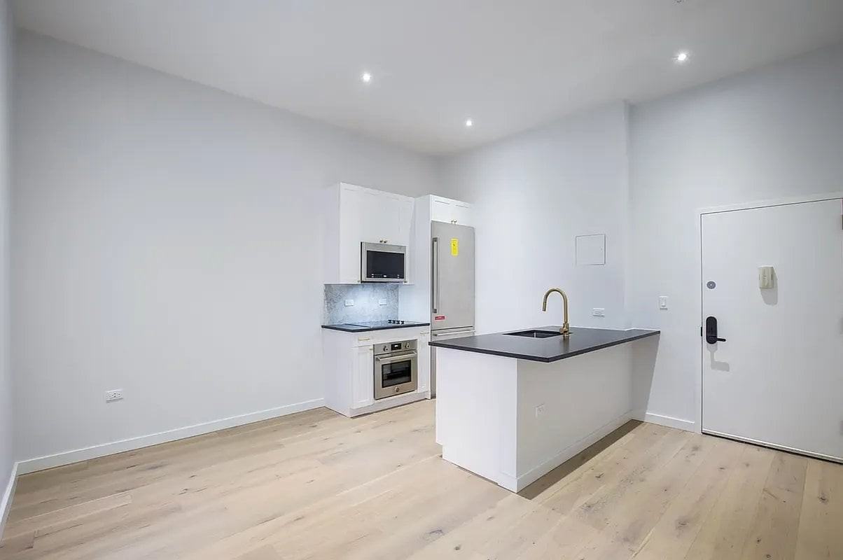 10 Rutgers St #1C - Photo 3 of 17
