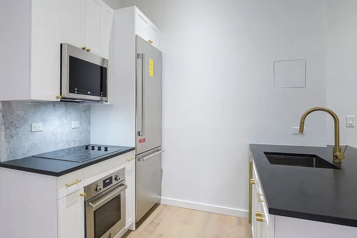 10 Rutgers St #1C - Photo 4 of 17