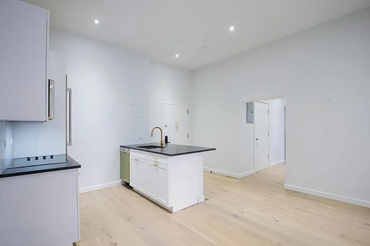 10 Rutgers St #1C - Photo 5 of 17