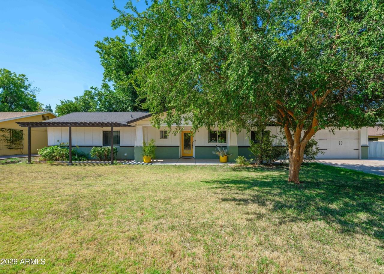 121 W Orchid Ln - Photo 2 of 38