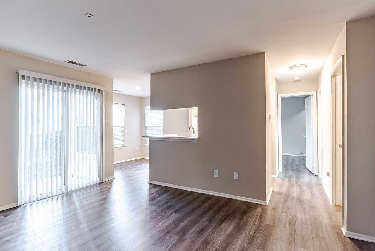 Hunter's Chase Apartments - Photo 2 of 24