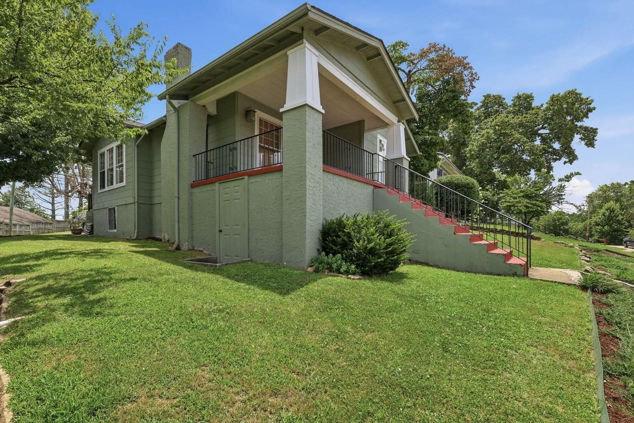 1105 Westwood Ave - Photo 4 of 24