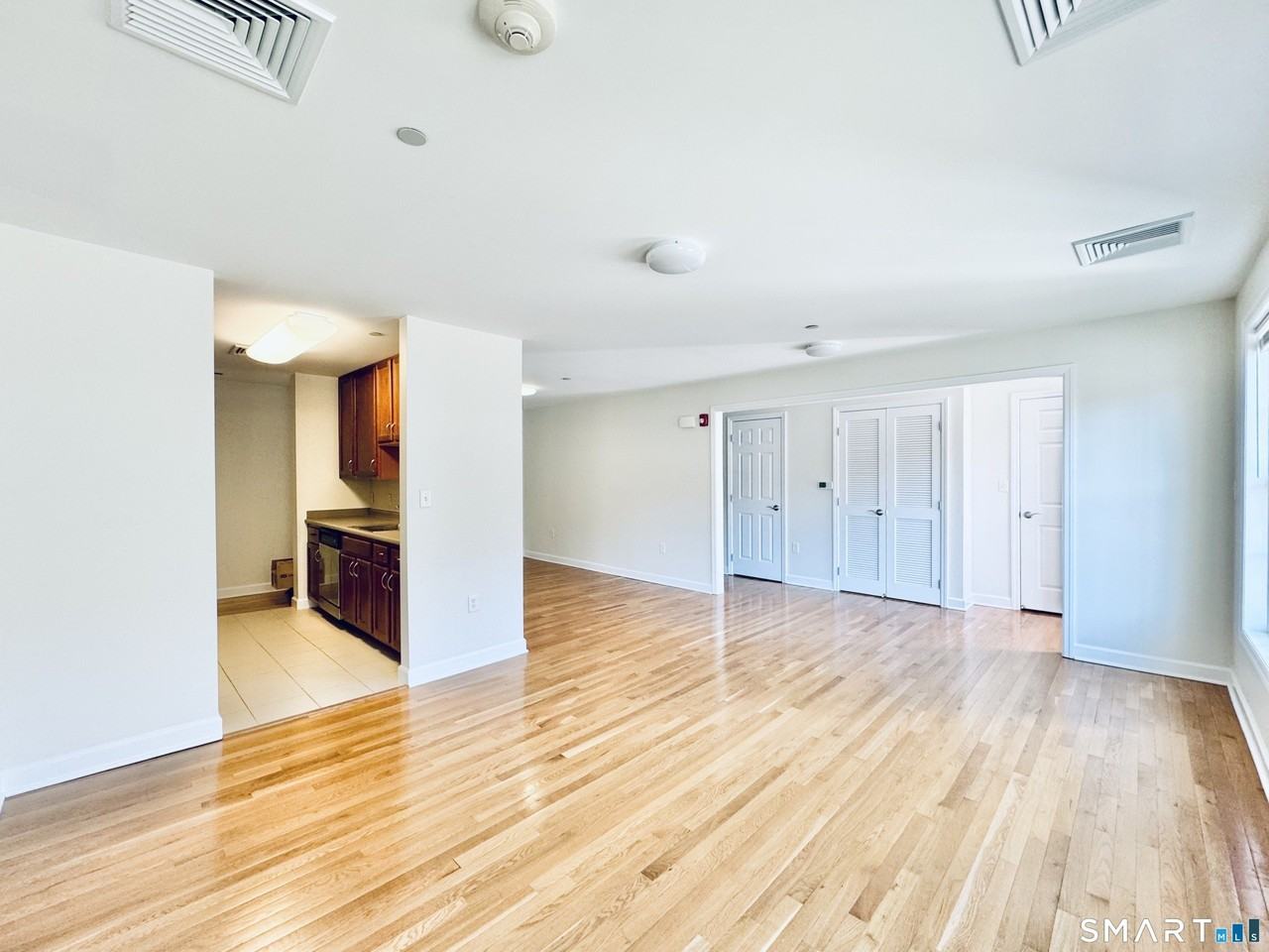 7 Birch Dr #7 - Photo 3 of 19