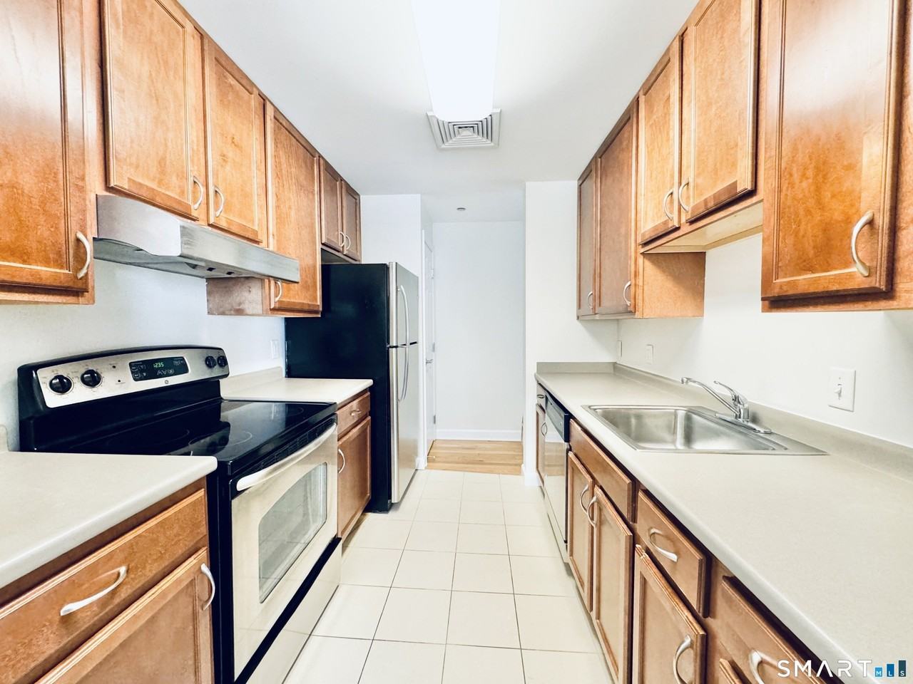 7 Birch Dr #7 - Photo 5 of 19