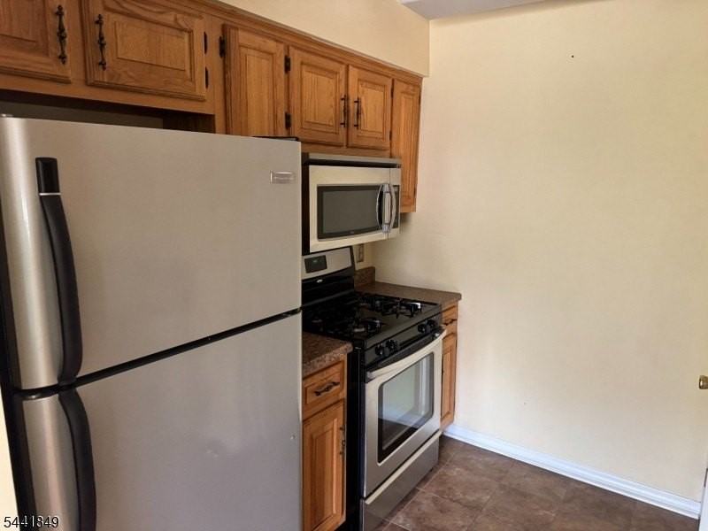 705 Bryant Dr - Photo 3 of 12