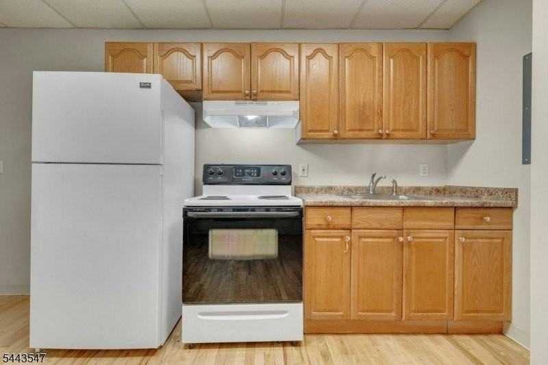 377 Park St #C - Photo 6 of 15