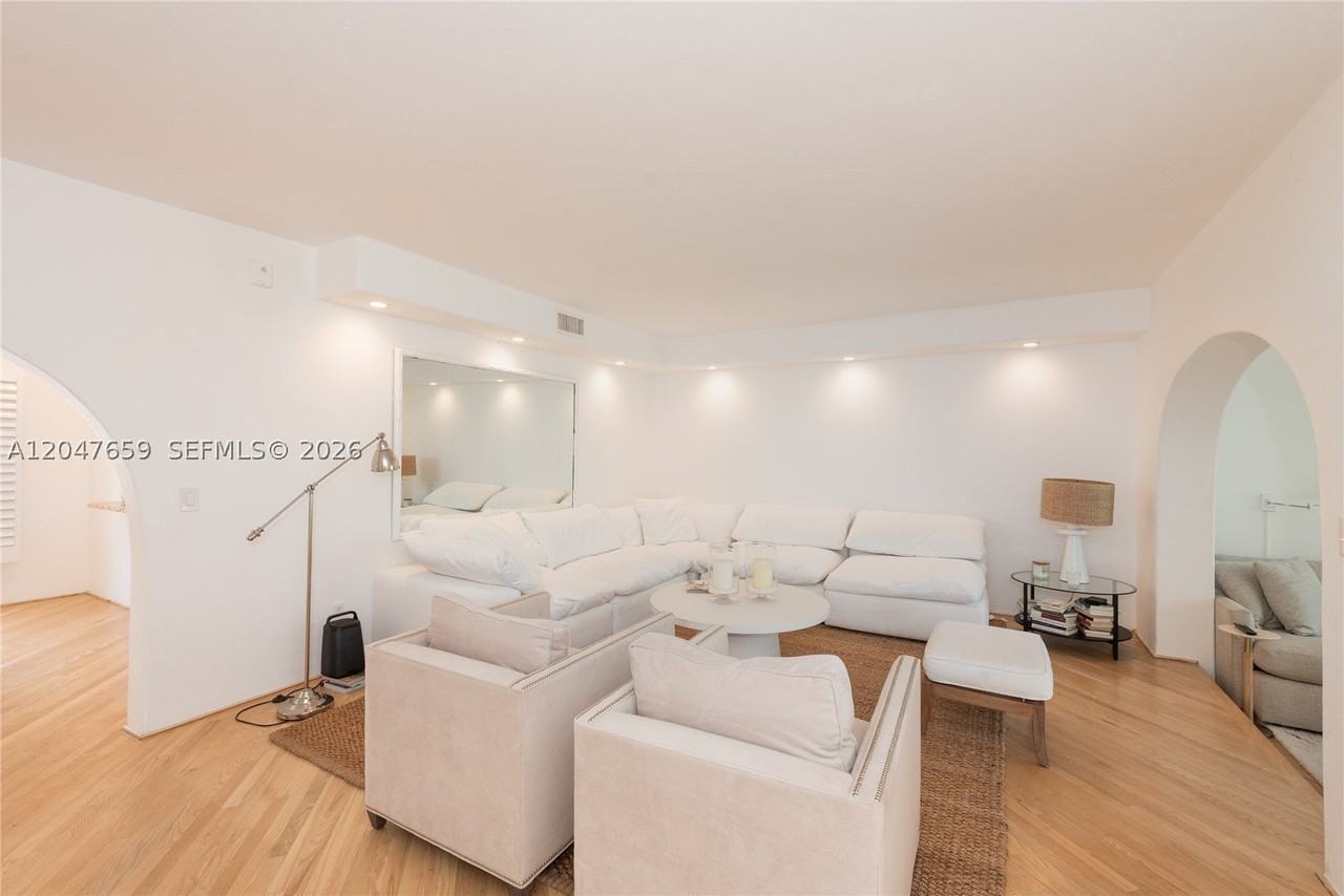 9940 Collins Ave #10 - Photo 5 of 36