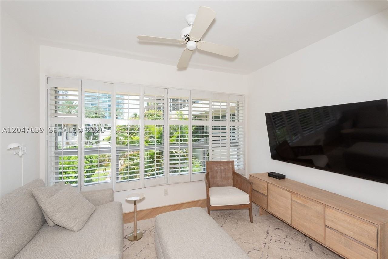 9940 Collins Ave #10 - Photo 7 of 36