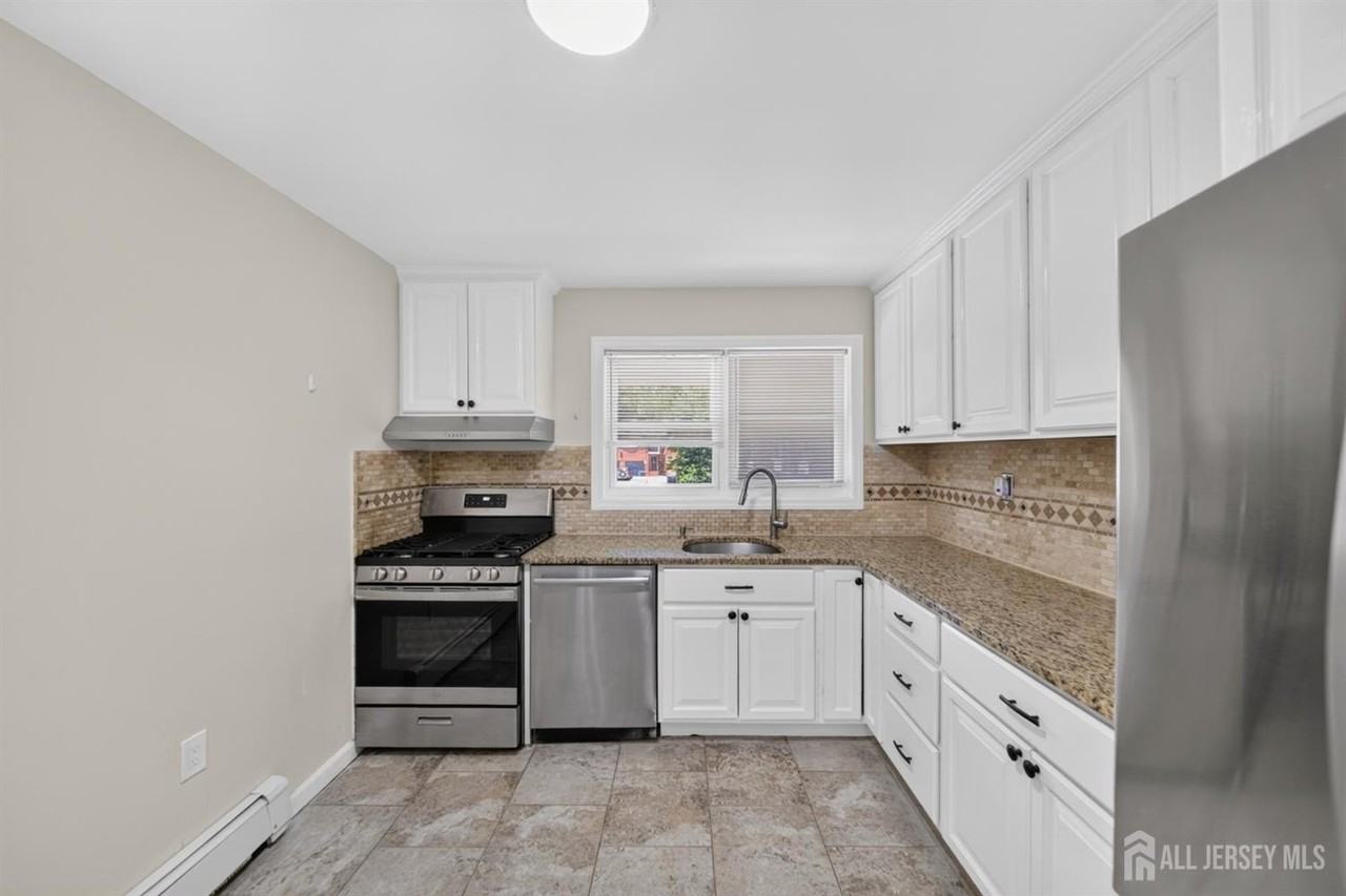 42-A Woodedge Ave #8 - Photo 5 of 16