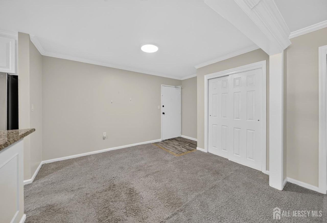 42-A Woodedge Ave #8 - Photo 7 of 16