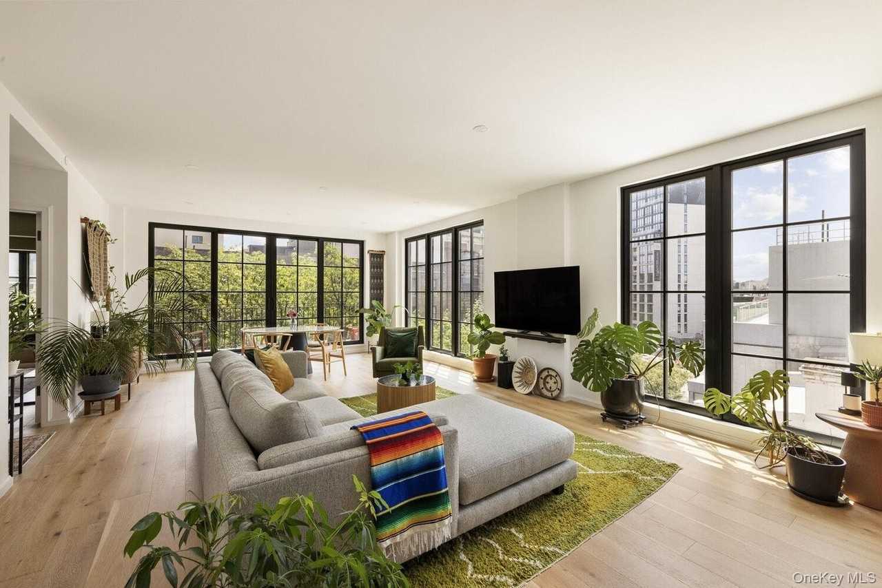 532 Clinton Ave #6B