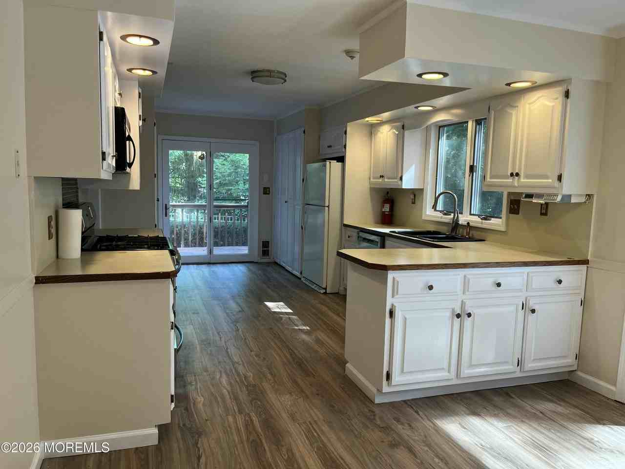 12 Galewood Dr - Photo 2 of 17