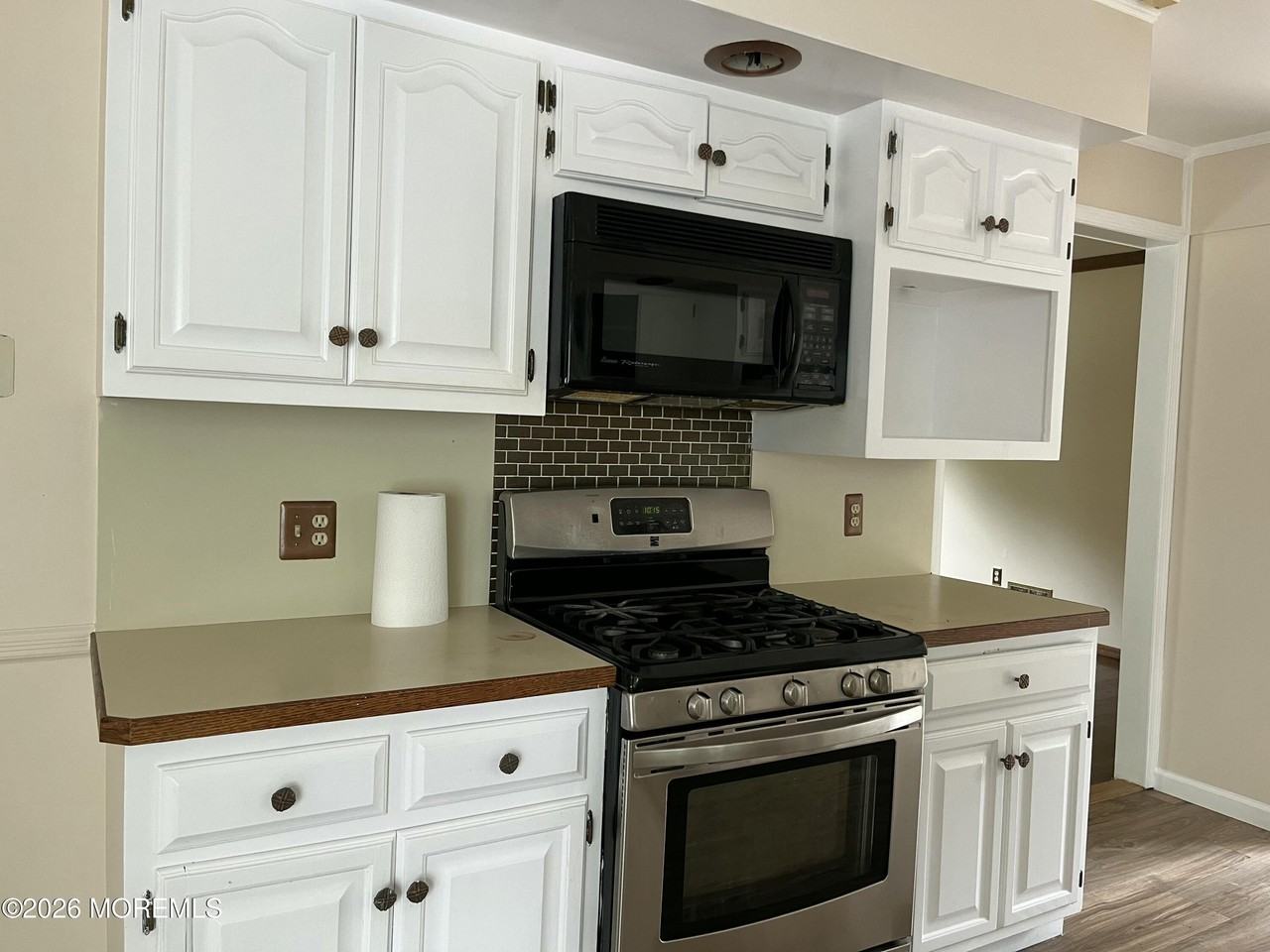 12 Galewood Dr - Photo 3 of 17