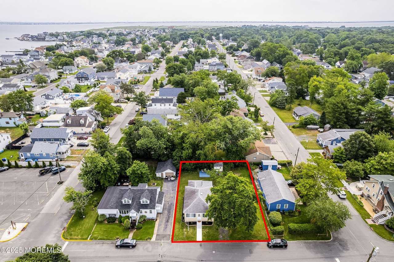 509 Monmouth Ave - Photo 4 of 36