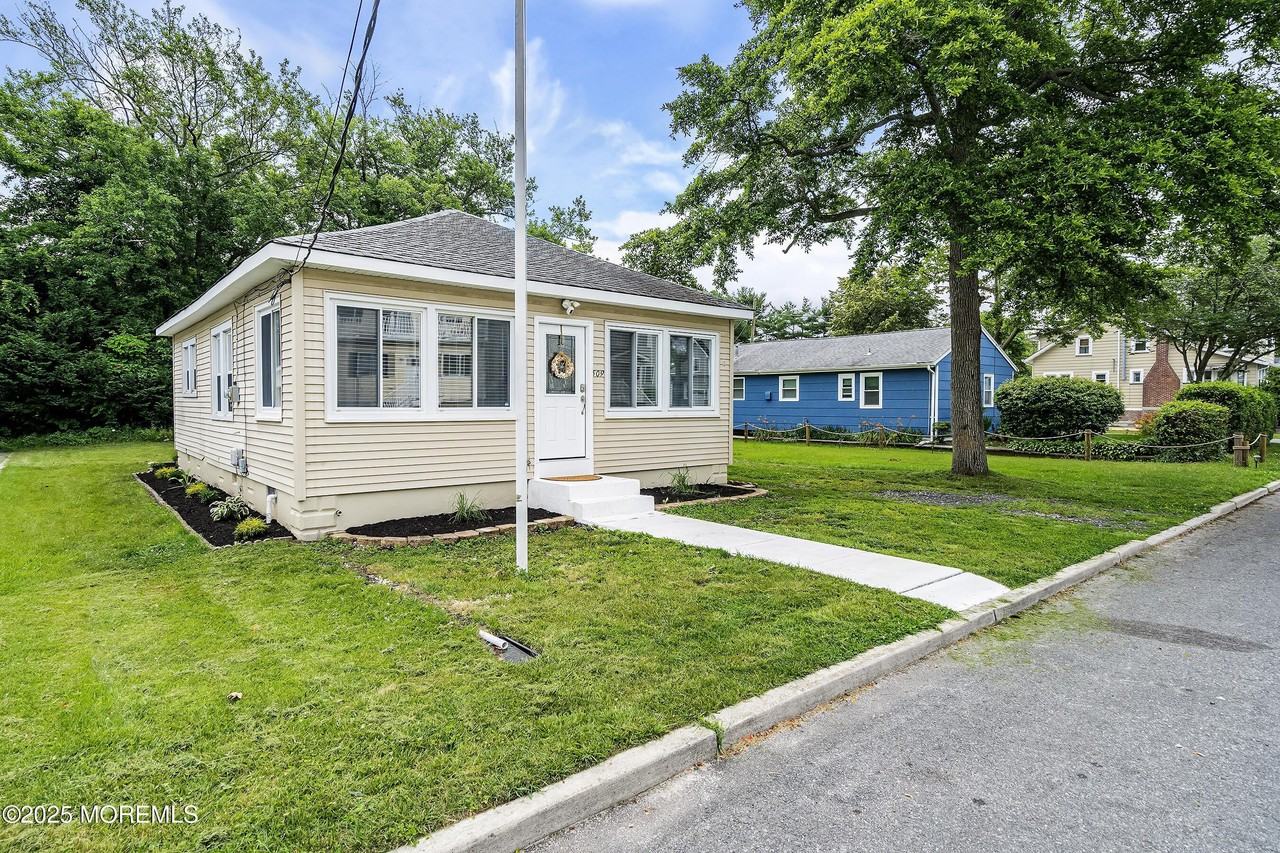 509 Monmouth Ave - Photo 5 of 36