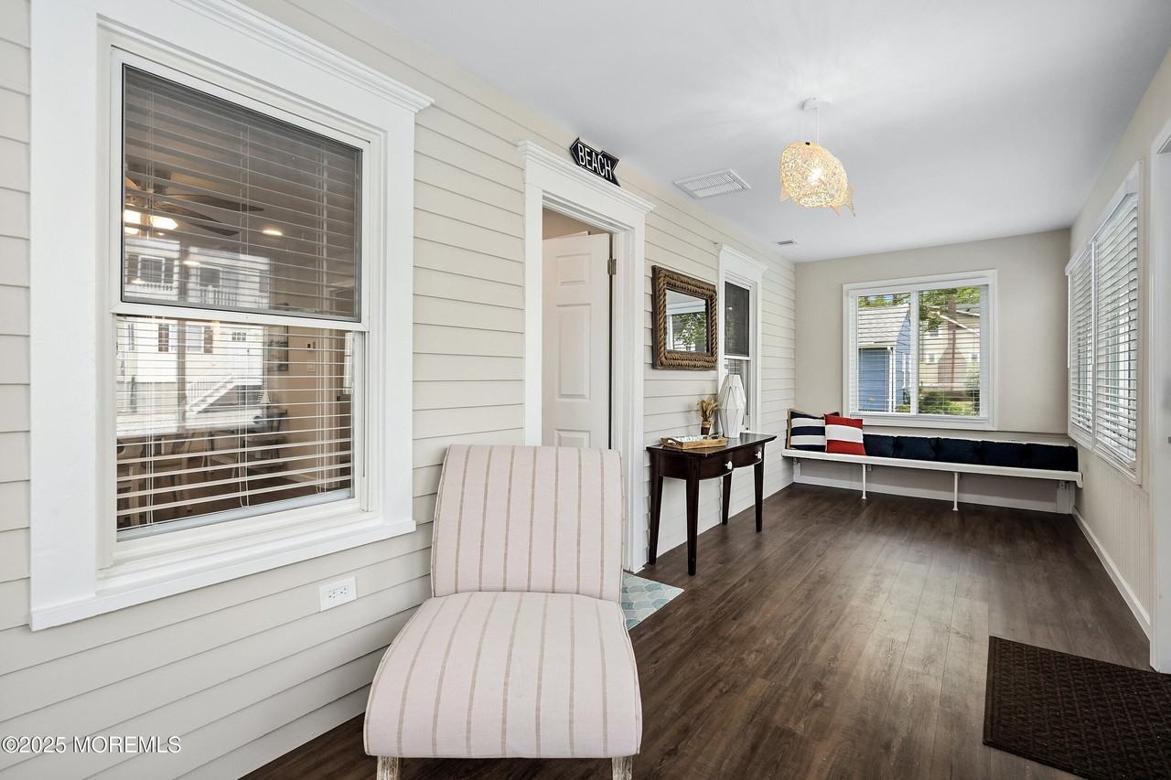 509 Monmouth Ave - Photo 7 of 36