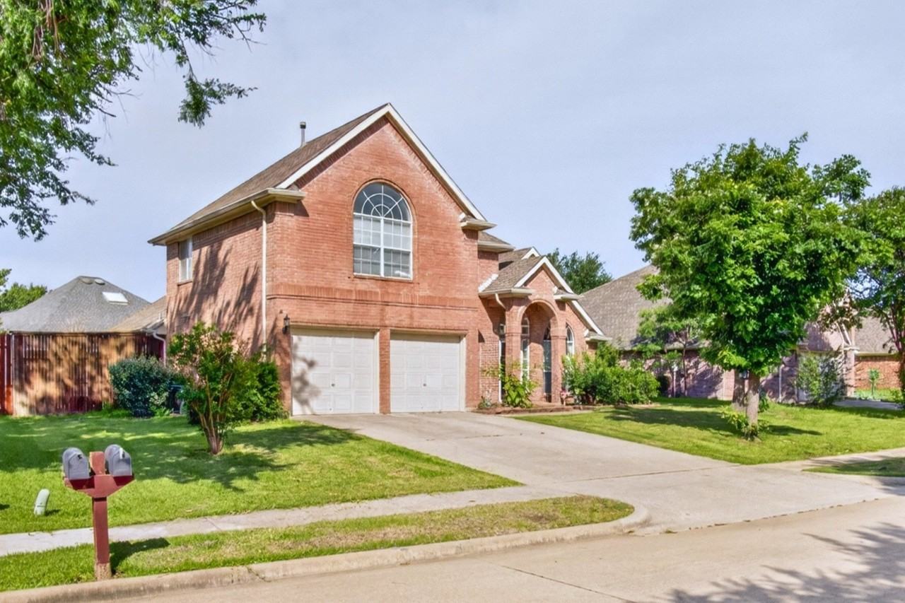 10115 Andre Dr - Photo 3 of 34