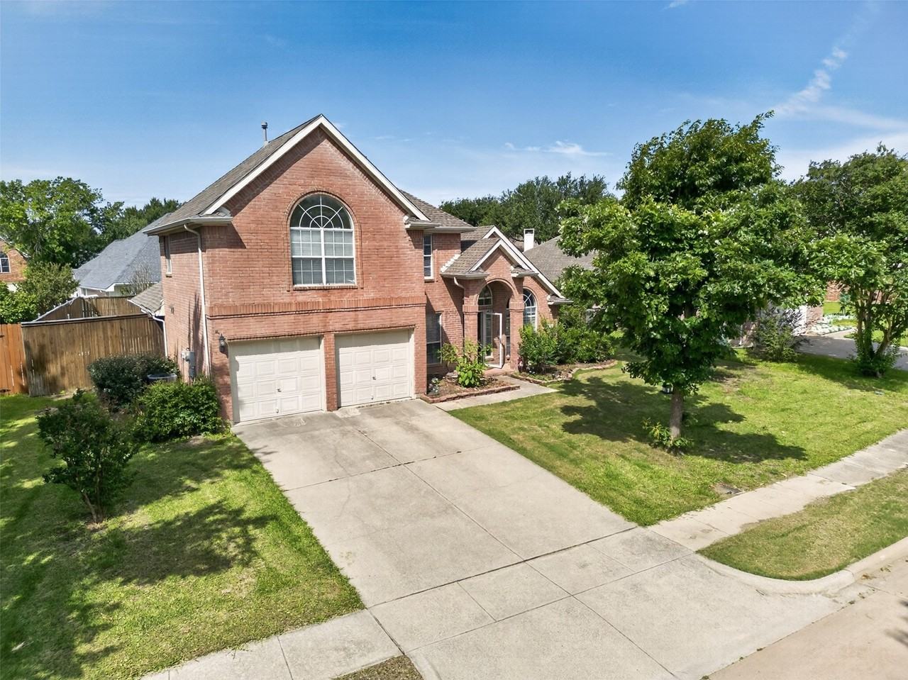 10115 Andre Dr - Photo 5 of 34