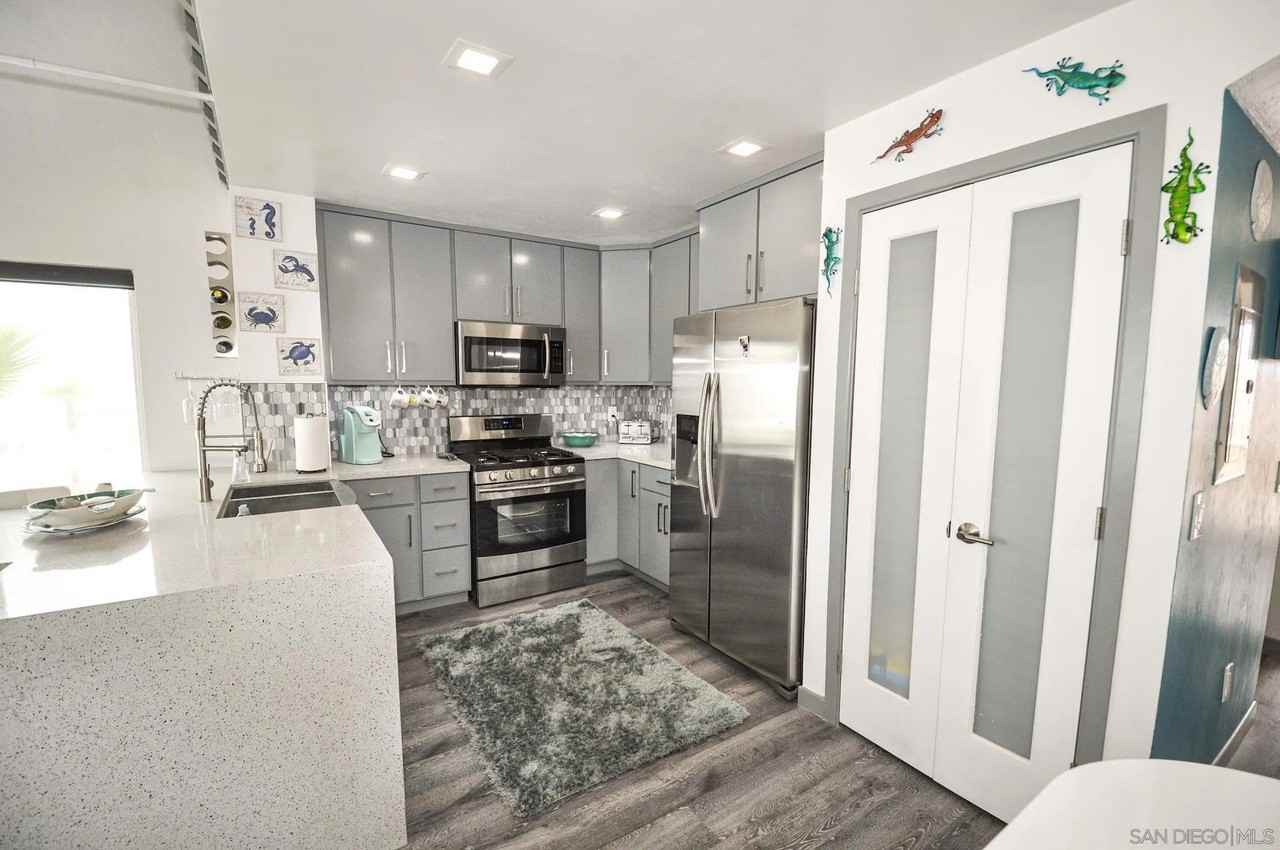 706 Ocean Ln - Photo 6 of 19