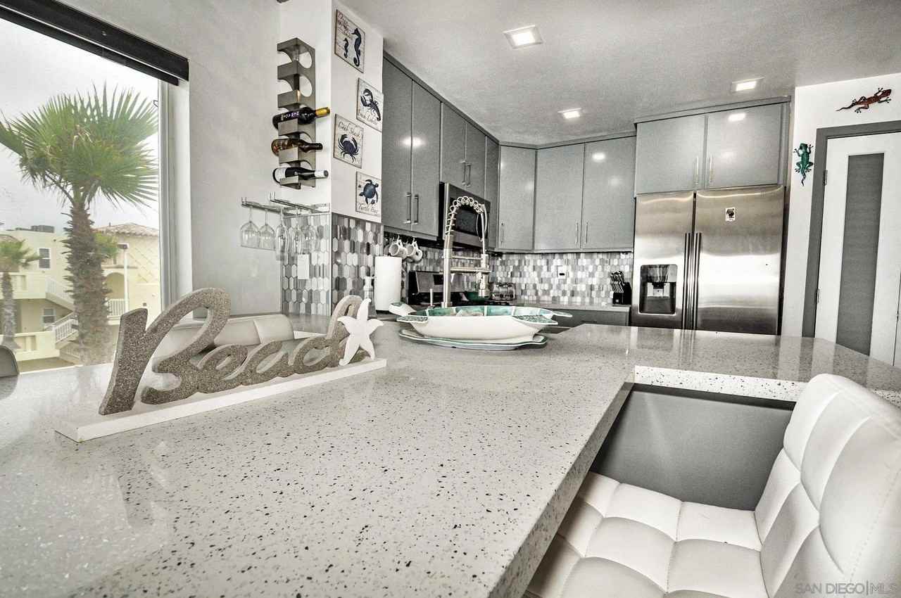 706 Ocean Ln - Photo 7 of 19
