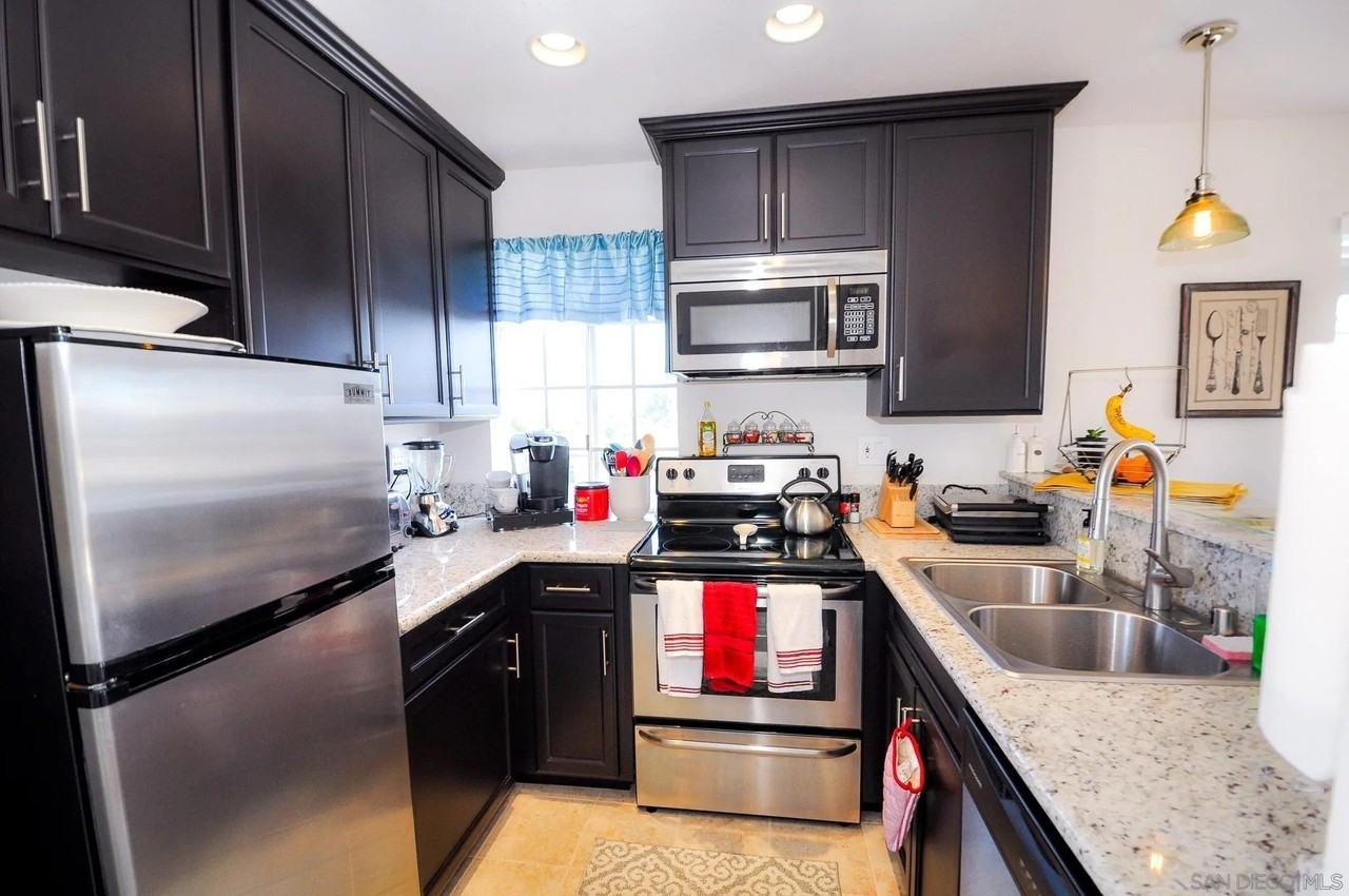 207 Elkwood Ave #14 - Photo 6 of 18