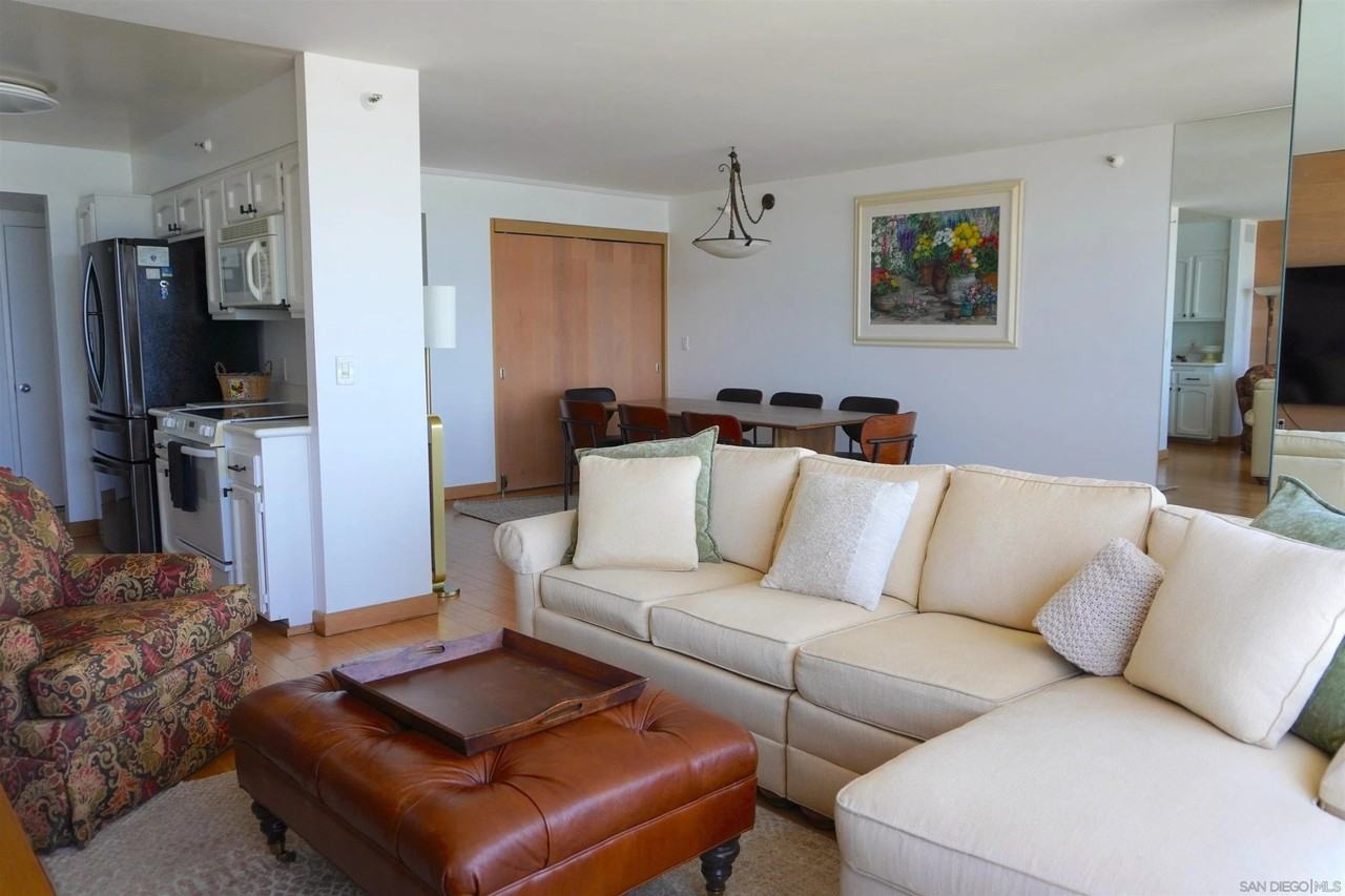 1820 Avenida Del Mundo #808 - Photo 3 of 31