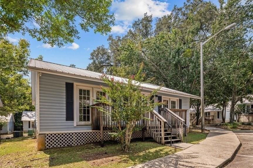 2218 Magnolia Cir #204 - Photo 4 of 16