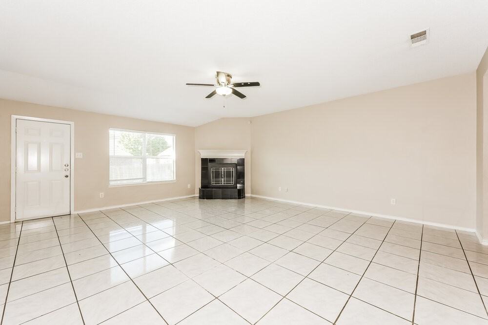 617 Saint Eric Dr - Photo 3 of 16