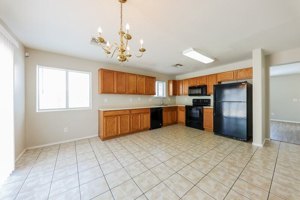7222 S 37th Dr - Photo 7 of 17